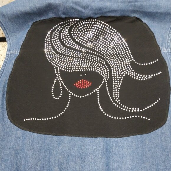 3529 Size XL Upcycled Susan Bristol Jean Vest with Appliqued Flowers. - Picture 4 of 8